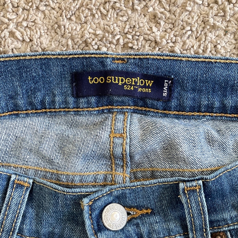 Levis Ripped Jeans! - Picture 2 of 4